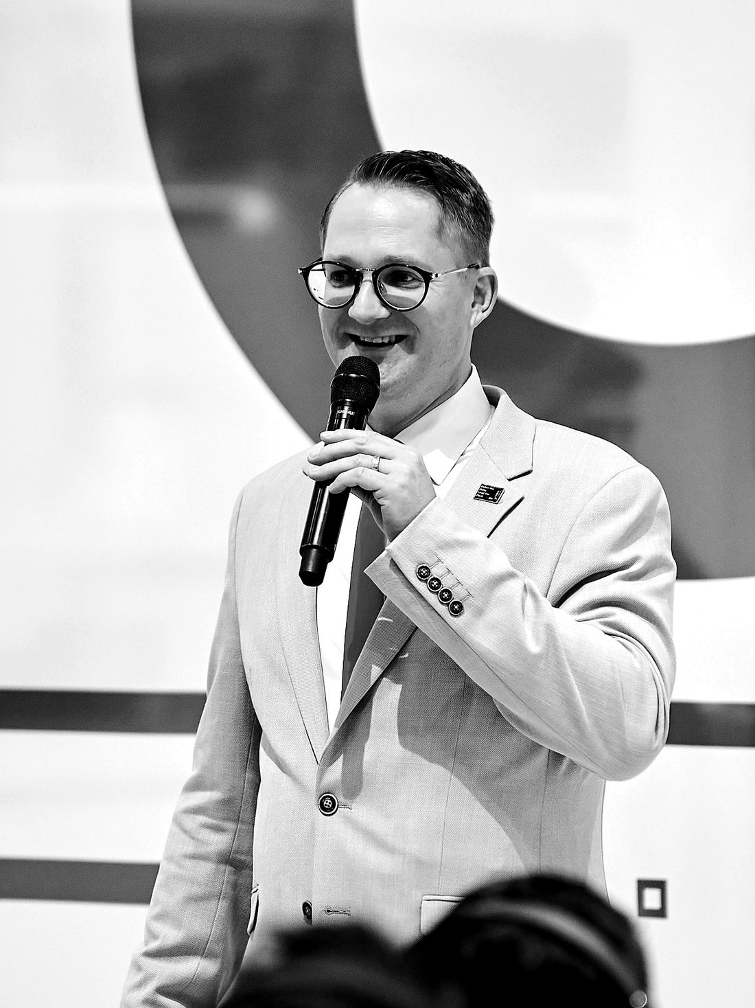 Dr. Tobias S. Witte auf der Bühne der Celosphere